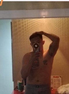 Jeys Mazahiki - Male escort in Manila Photo 15 of 19