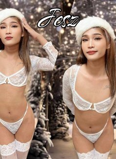 Jezs Ph 🇵🇭 - Transsexual escort in Manila Photo 3 of 13