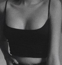 Jhanvi - adult performer in Kochi