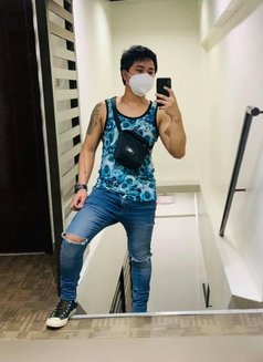 Jhay - Male escort in Abu Dhabi Photo 2 of 3