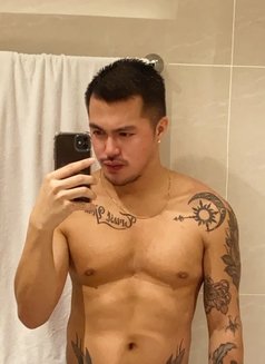 Jhay X L - Male escort in Singapore Photo 3 of 8