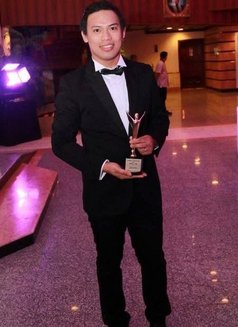 Jhayr - Male escort in Manila Photo 2 of 4