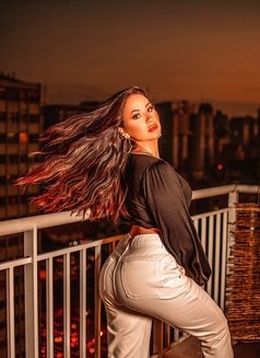 Jhenifer Gomes - escort in Dubai Photo 6 of 10