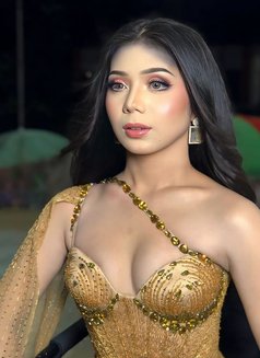 Jheshlie - Transsexual escort in Makati City Photo 2 of 15