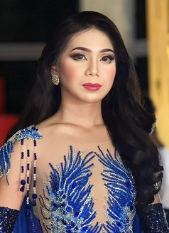 Jheshlie - Transsexual escort in Makati City Photo 8 of 15