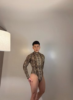 Jhon Your Fantasy good looking🇵🇭 - Male escort in Riyadh Photo 18 of 21