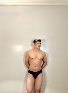 Jhon strong dick🇵🇭 - Transsexual escort in Riyadh Photo 3 of 7