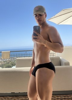 Jhon Young - Male escort in Dubai Photo 1 of 14