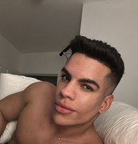 Jhon Young - Male escort in Dubai