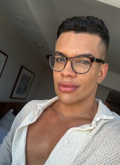 Jhon Young - Male escort in Dubai Photo 8 of 14