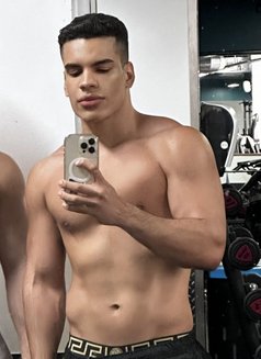 Jhon Young - Male escort in Dubai Photo 13 of 14