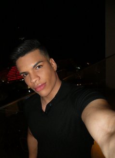 Jhon Young - Male escort in Dubai Photo 14 of 14