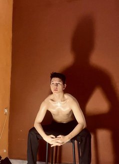 Jhonatan - Male escort in Bali Photo 1 of 4