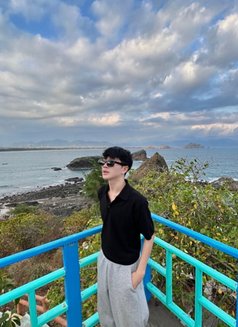 Jhonatan - Male escort in Bali Photo 5 of 6