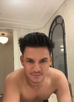 Jhonatan male escort - Male escort in Jakarta Photo 1 of 3