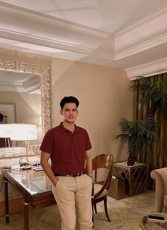 Jhonatan male escort - Male escort in Jakarta Photo 3 of 3