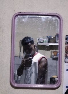 Jhonathan - Male escort in Colombo Photo 7 of 8