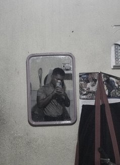 Jhonathan - Male escort in Colombo Photo 8 of 8