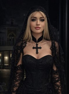 Ji Ji - escort in Hong Kong Photo 10 of 13