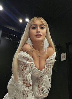 Ji Ji - escort in Hong Kong Photo 12 of 13