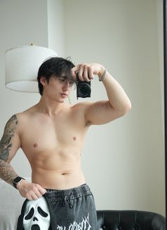Ji Woo - Male escort in London Photo 3 of 4