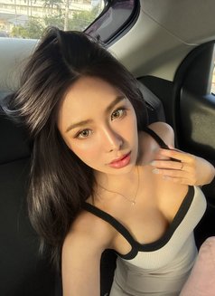 Jia Love - puta in Tokyo Photo 1 of 4