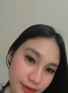 Jiashi - masseuse in Makati City Photo 4 of 5