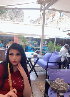 Jiji - puta in Beirut Photo 6 of 14