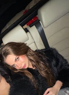 Jill - puta in Riyadh Photo 1 of 13