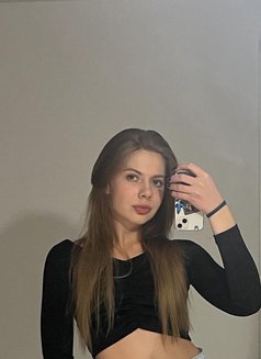 Jill - puta in Riyadh Photo 6 of 13