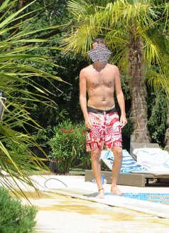 Jim - Male escort in Dubai Photo 2 of 3