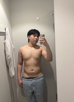 Jimmy - Acompañante masculino in Tokyo Photo 7 of 11