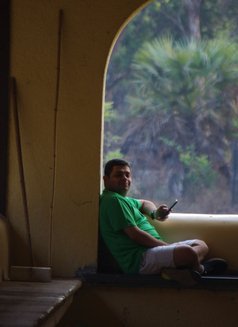 Jimmy P - Male companion in Mumbai Photo 3 of 4