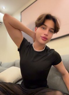Jimmy - Transsexual escort in Riyadh Photo 11 of 11