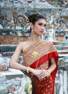 Jin ALL IN Girlfriend Experience - Transsexual companion in Manila Photo 3 of 10