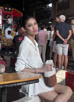 Jin ALL IN Girlfriend Experience - Transsexual companion in Manila Photo 4 of 10