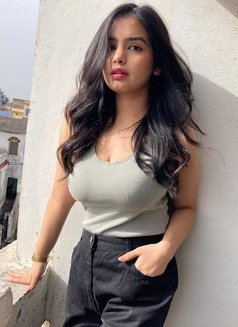 Jinal - puta in Kochi Photo 1 of 1