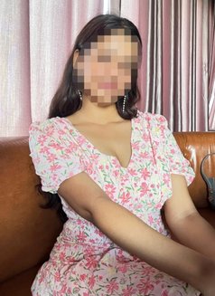Jinal Escort Service in shillong - puta in Shillong Photo 1 of 2