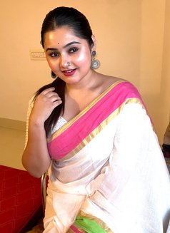 Jinal - escort in Kochi Photo 2 of 3