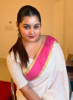 Jinal - escort in Kochi Photo 3 of 3