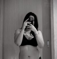 Jinal - escort in Kochi