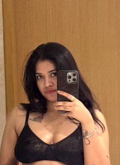 Jinal - escort in Kochi Photo 3 of 3