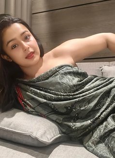 Jinal - escort in Noida Photo 2 of 3