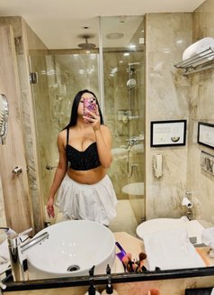 Jinal - escort in Noida Photo 2 of 3