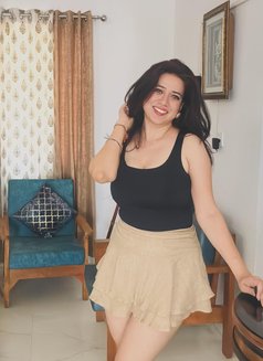 Jinal Kolkata Hot & Safe Call Girl Service - puta in Kolkata Photo 3 of 5