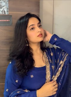 Jinal Kumari - puta in Bangalore Photo 2 of 3