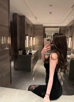 Jingjing - escort in Shanghai Photo 4 of 4