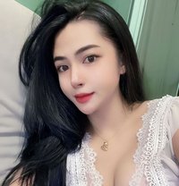Jinne - escort in Kuwait