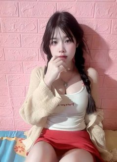 Jinny - escort in Kuala Lumpur Photo 3 of 3