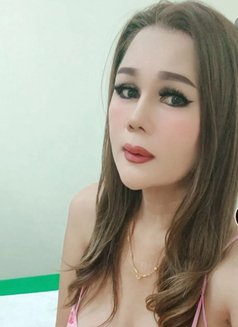 Jinny - escort in Muscat Photo 1 of 3